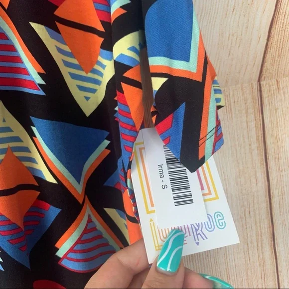 NWT LuLaRoe Small Irma Colorful Triangles - Picture 4 of 9